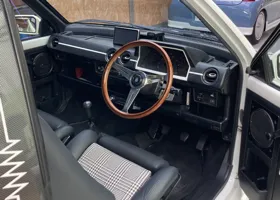 ホンダ シティ カブリオレ ターボ : 再びウッドステアリングへ 02