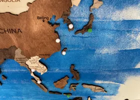 Set up a world map on the wall of the living room / リビングルームの壁へ世界地図を設置 3