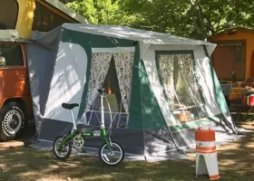 Diveaway tent setting image