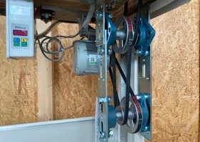 The initial speed of the industrial sewing machine was too fast, so I used a pulley to decelerate it.. / 工業ミシンは初速が早すぎたので、プーリーを使って減速 process 2