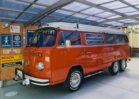 6-Wheel T-2 BUS front