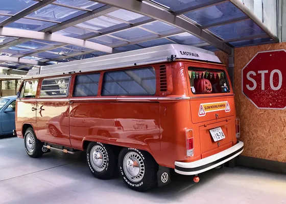 6-Wheel T-2 BUS rear