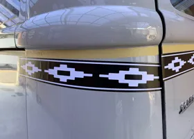 Decoration lines to a BUS body / バスのボディへデコレーションライン入れ 9