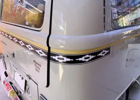 Decoration lines to a BUS body / バスのボディへデコレーションライン入れ 12