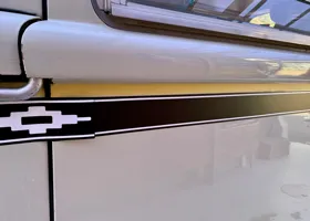 Decoration lines to a BUS body / バスのボディへデコレーションライン入れ 18
