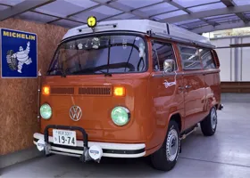 '74 VW Type-2 LateBay BUS PUMPKY front