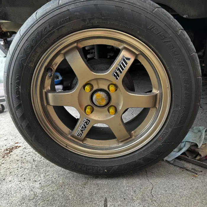 今まで履いていたADVAN NEOVA AD07（185/60R14）