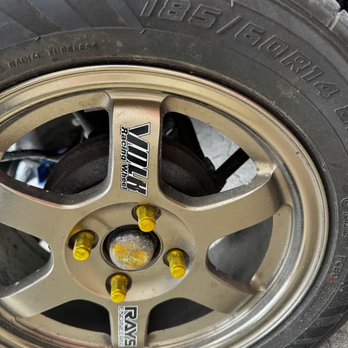 サイズ表記。185/60R14
