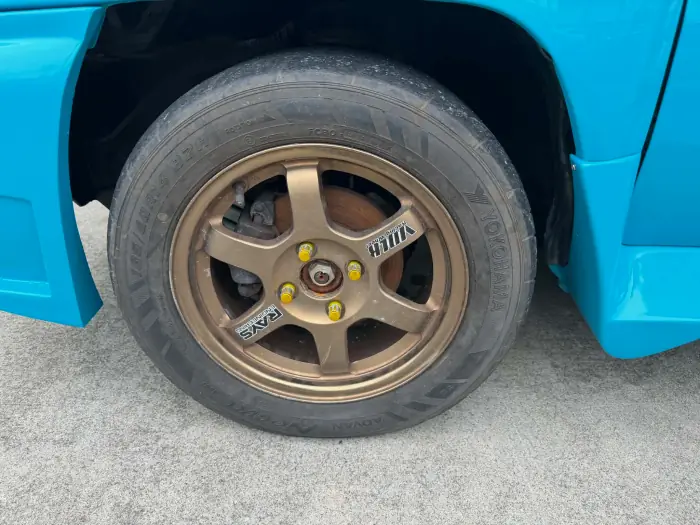 ホイールはRAYS TE37 14×6.0J